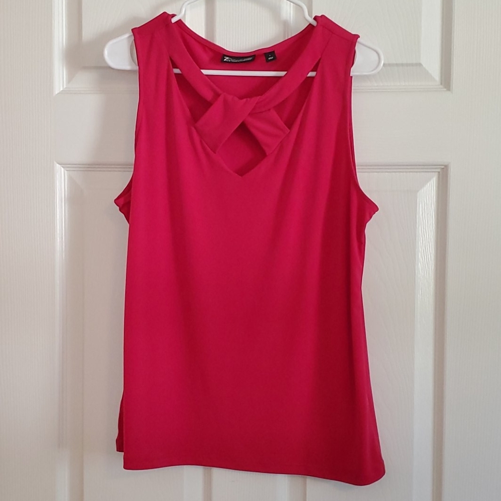 Sleeveless pink top